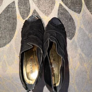 Bumper Black Peep Toe Heels